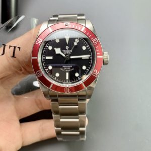 Tudor Heritage Black Bay 41mm Premium Super Clone Watch for Sale 1137948824 - side view | Black Bay